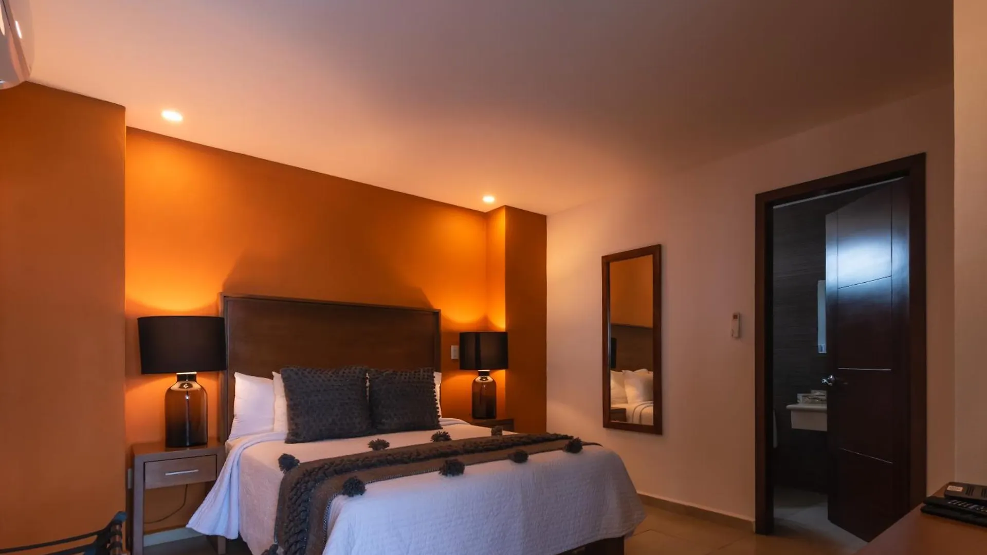 The Paramar Beachfront Boutique Hotel With Breakfast Included - Downtown Malecon Puerto Vallarta
