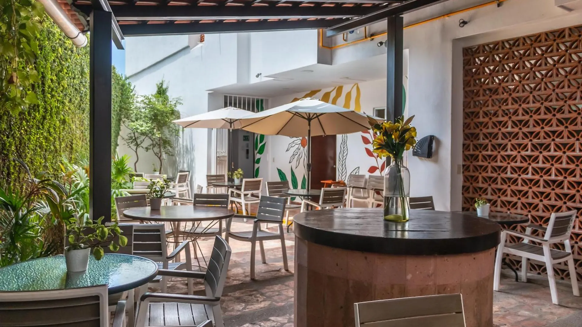 The Paramar Beachfront Boutique Hotel With Breakfast Included - Downtown Malecon Puerto Vallarta