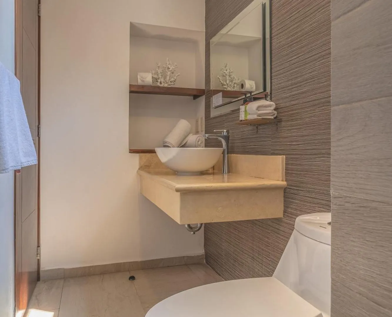 The Paramar Beachfront Boutique Hotel With Breakfast Included - Downtown Malecon Puerto Vallarta
