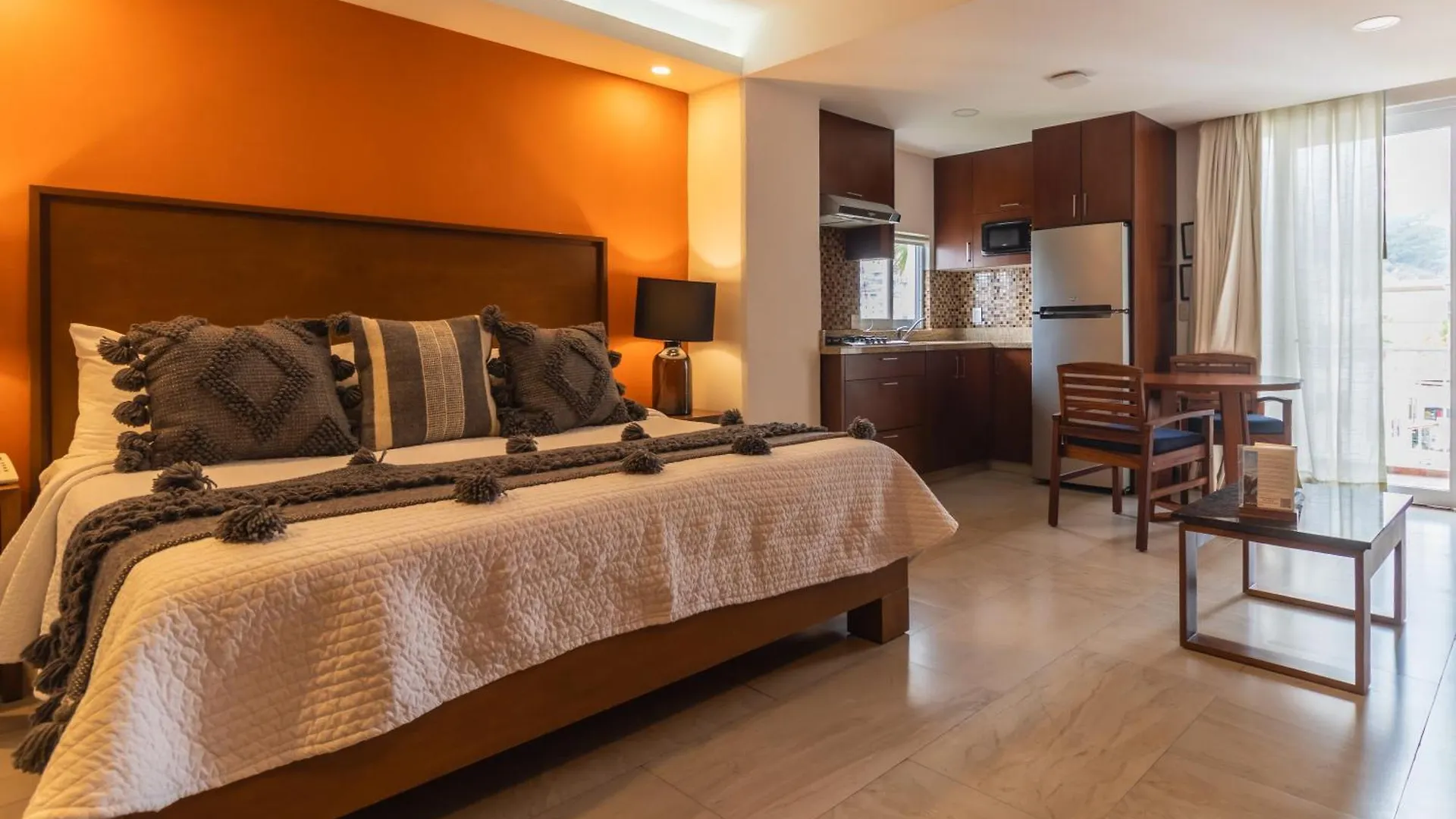 The Paramar Beachfront Boutique Hotel With Breakfast Included - Downtown Malecon Puerto Vallarta