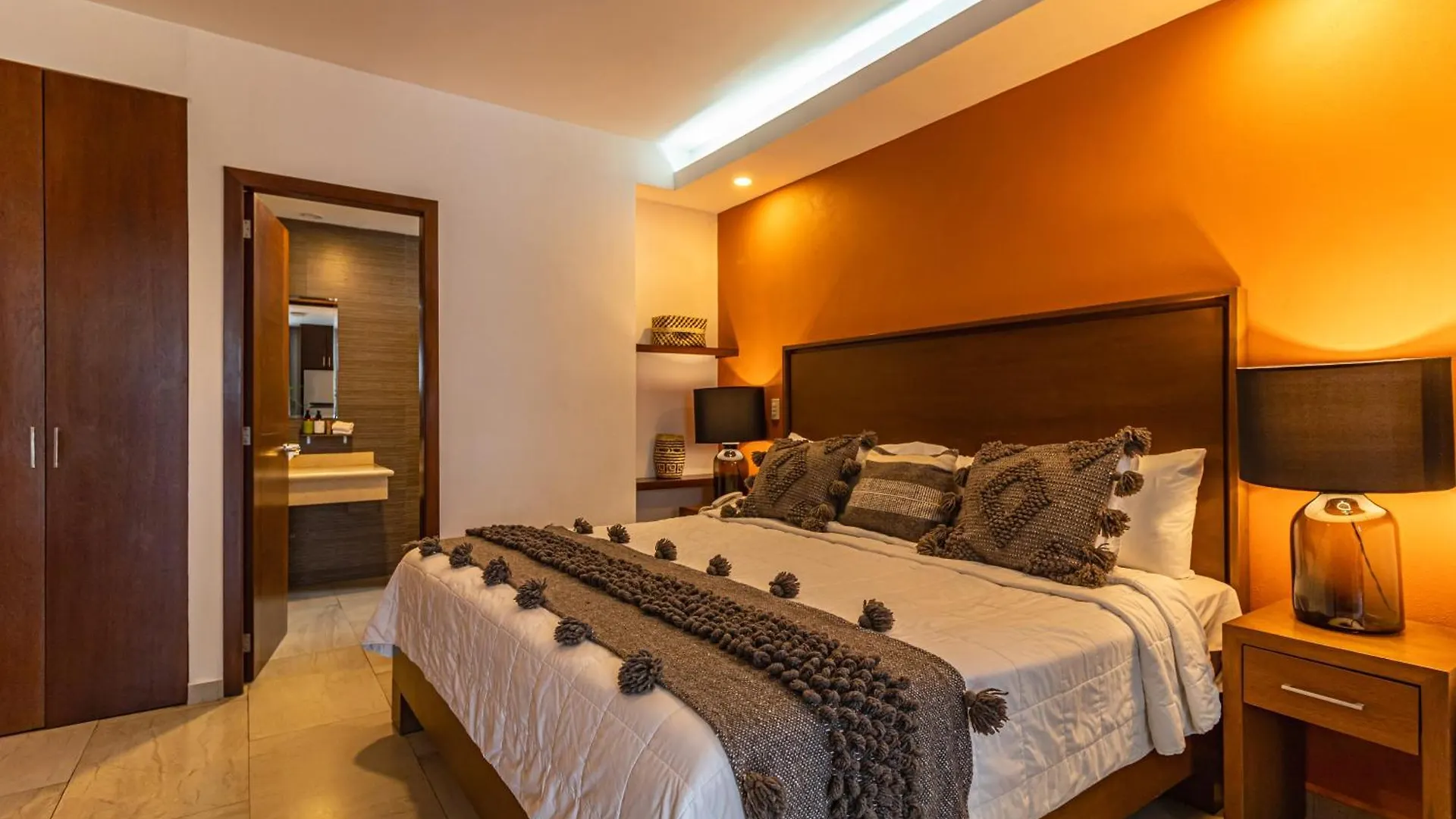 The Paramar Beachfront Boutique Hotel With Breakfast Included - Downtown Malecon Puerto Vallarta