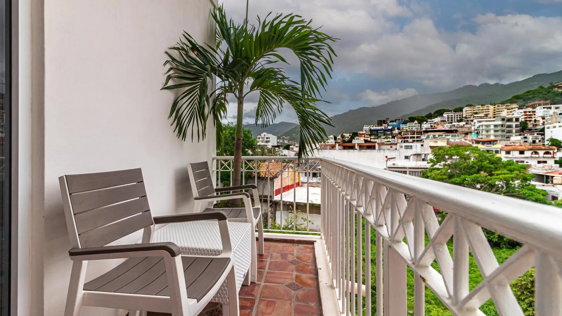 The Paramar Beachfront Boutique Hotel With Breakfast Included - Downtown Malecon Puerto Vallarta
