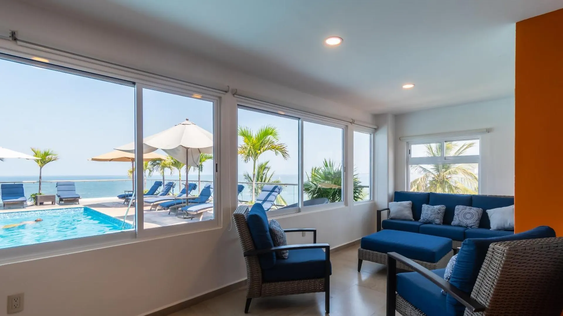 The Paramar Beachfront Boutique Hotel With Breakfast Included - Downtown Malecon Puerto Vallarta