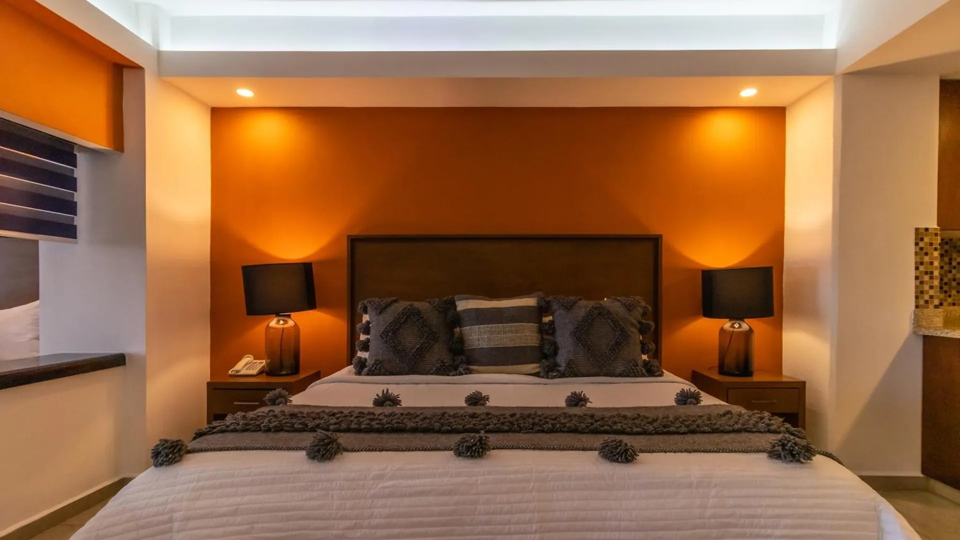The Paramar Beachfront Boutique Hotel With Breakfast Included - Downtown Malecon Puerto Vallarta