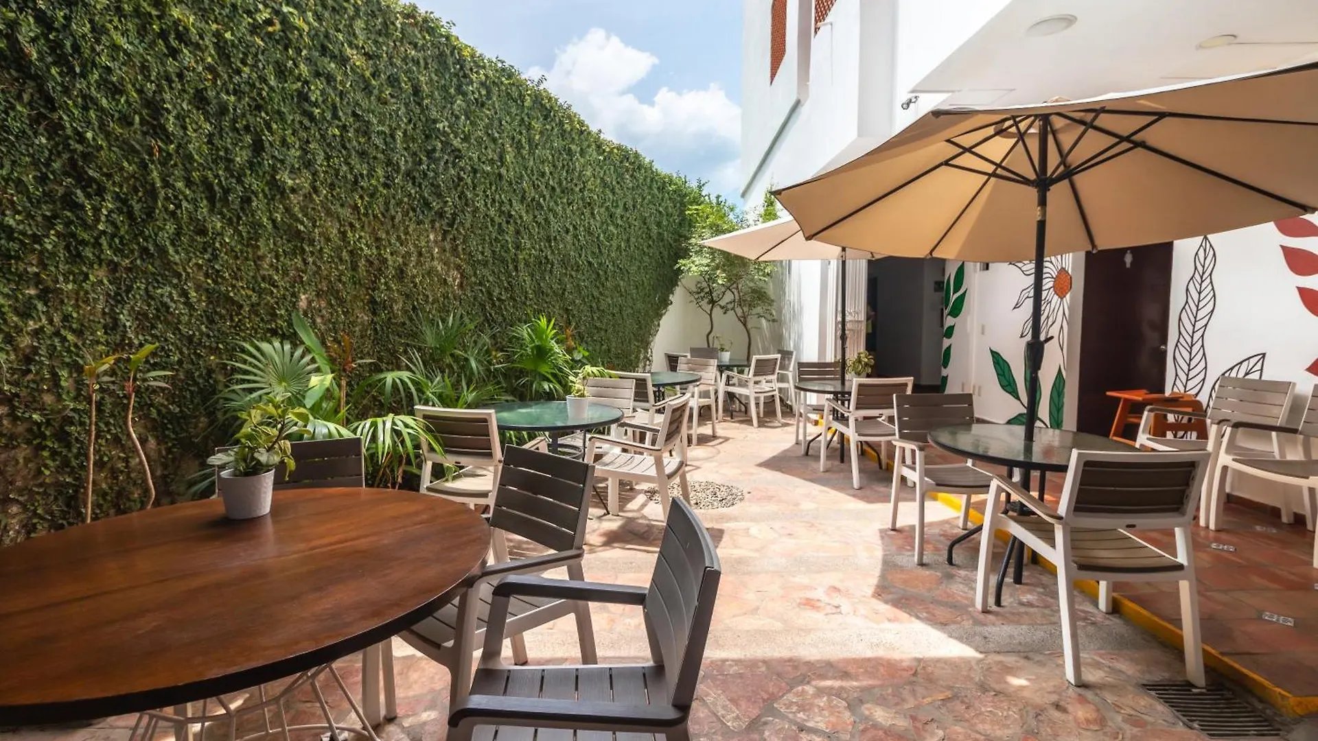 The Paramar Beachfront Boutique Hotel With Breakfast Included - Downtown Malecon Puerto Vallarta