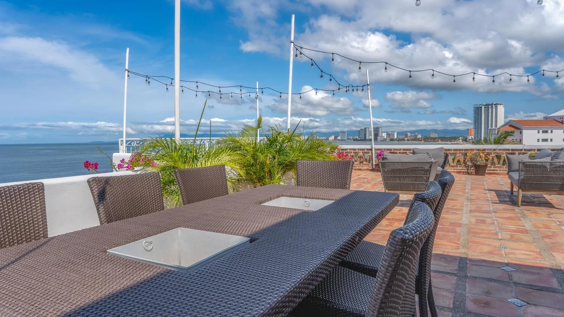The Paramar Beachfront Boutique Hotel With Breakfast Included - Downtown Malecon Puerto Vallarta