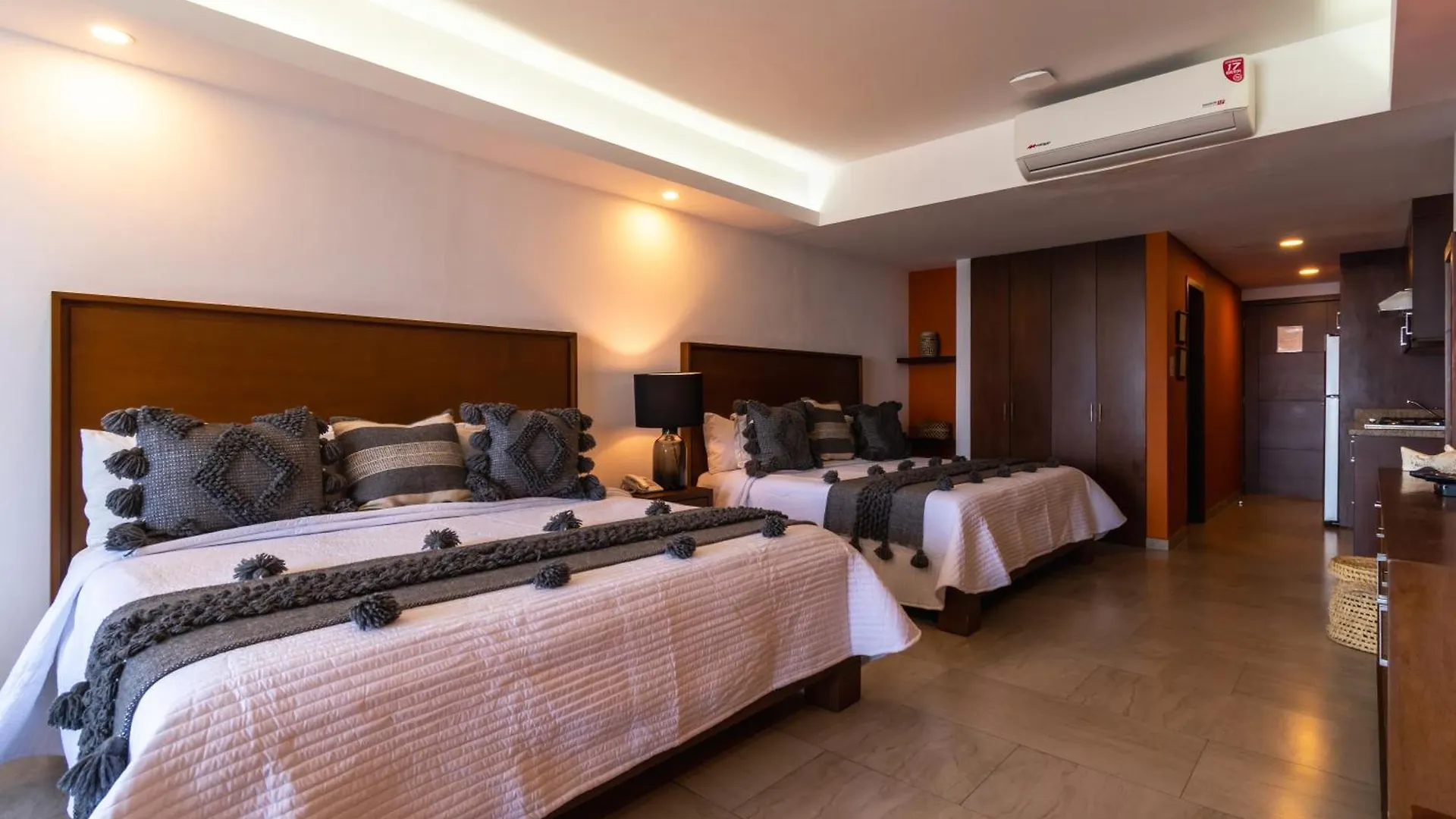 The Paramar Beachfront Boutique Hotel With Breakfast Included - Downtown Malecon Puerto Vallarta 4*,  Mexico